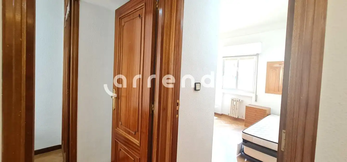 Bedroom of Flat for rent in Madrid  with Heating and Parquet flooring