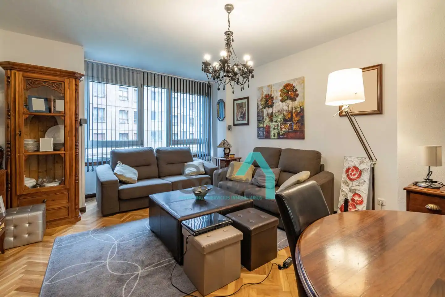 Living room of Flat for share in Oviedo   with Heating, Parquet flooring and Furnished