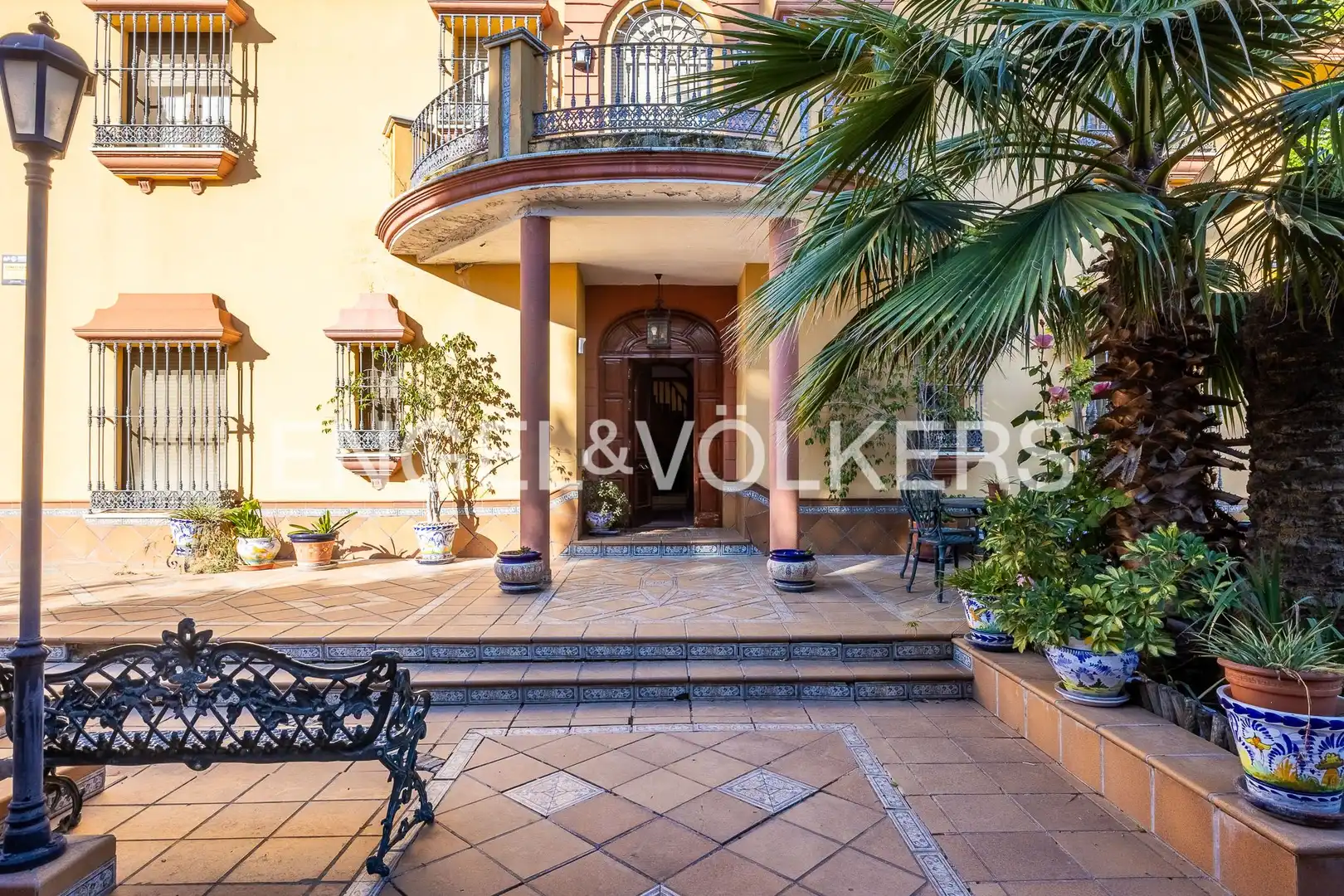 Exterior view of Houses for sale in Sevilla  with Air Conditioner, Heating and Private garden