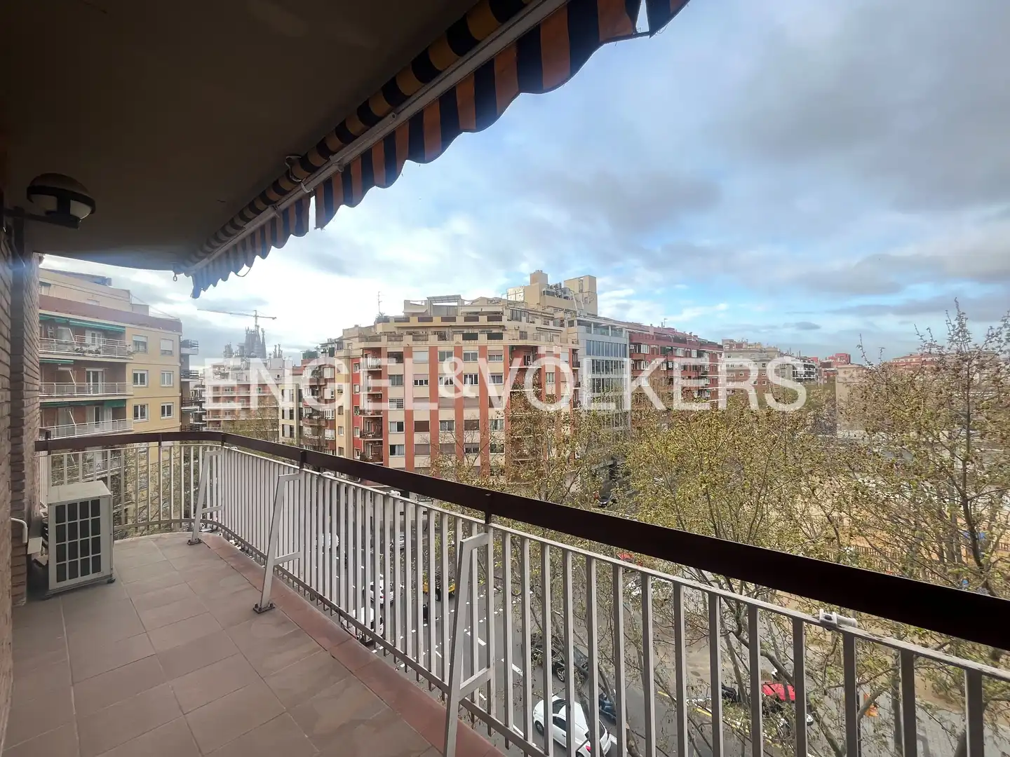 Exterior view of Flat for sale in Barcelona  with Air Conditioner, Heating and Parquet flooring