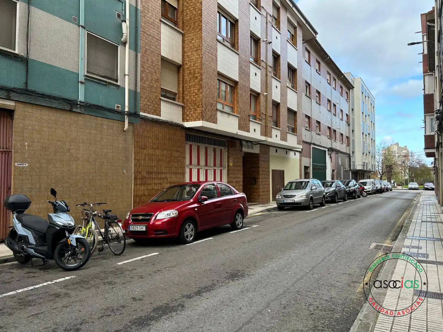 Vista exterior de Local en venta en Gijón 