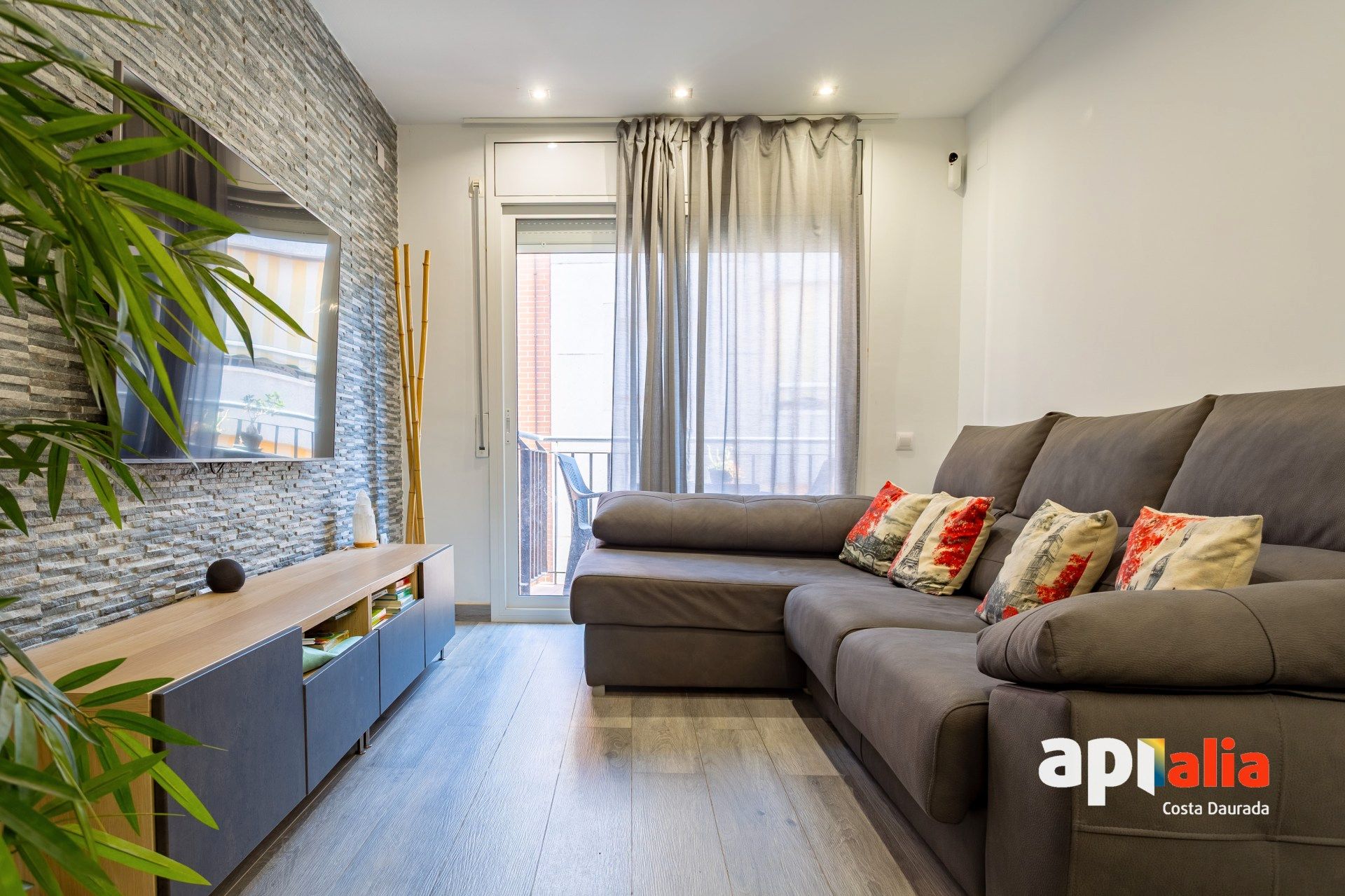 Living room of Flat for sale in Torredembarra  with Air Conditioner and Balcony