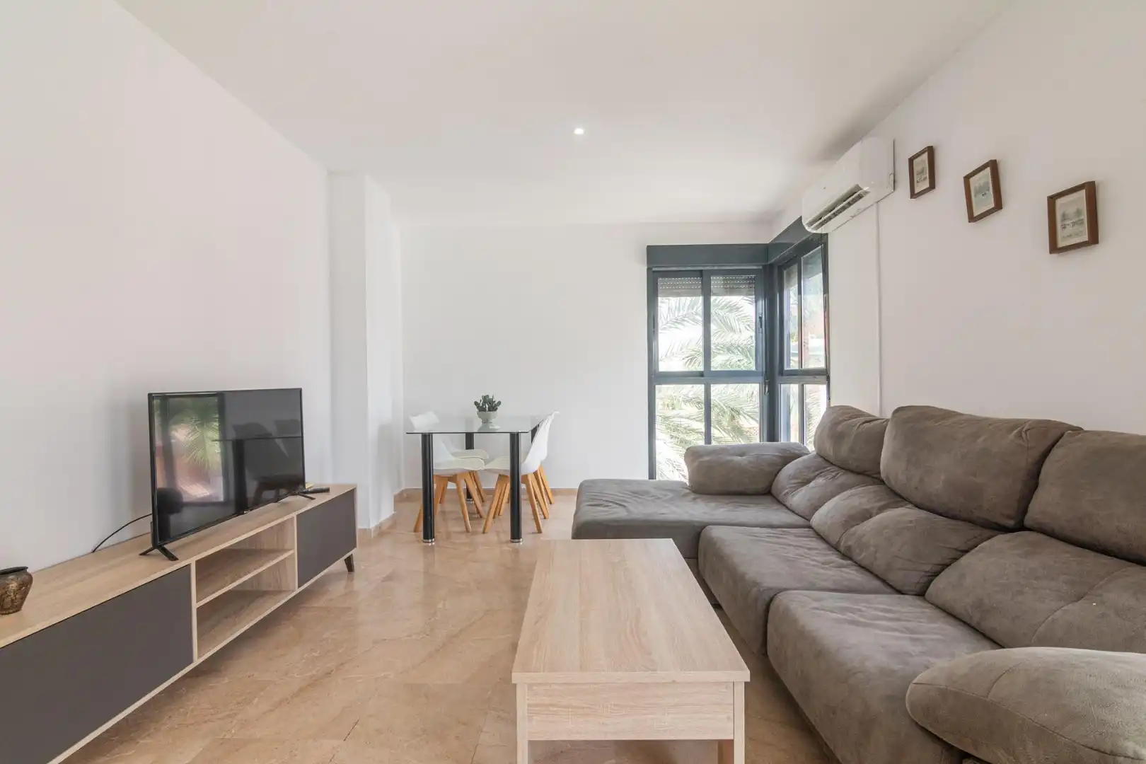 Living room of Flat for sale in Elche / Elx  with Furnished