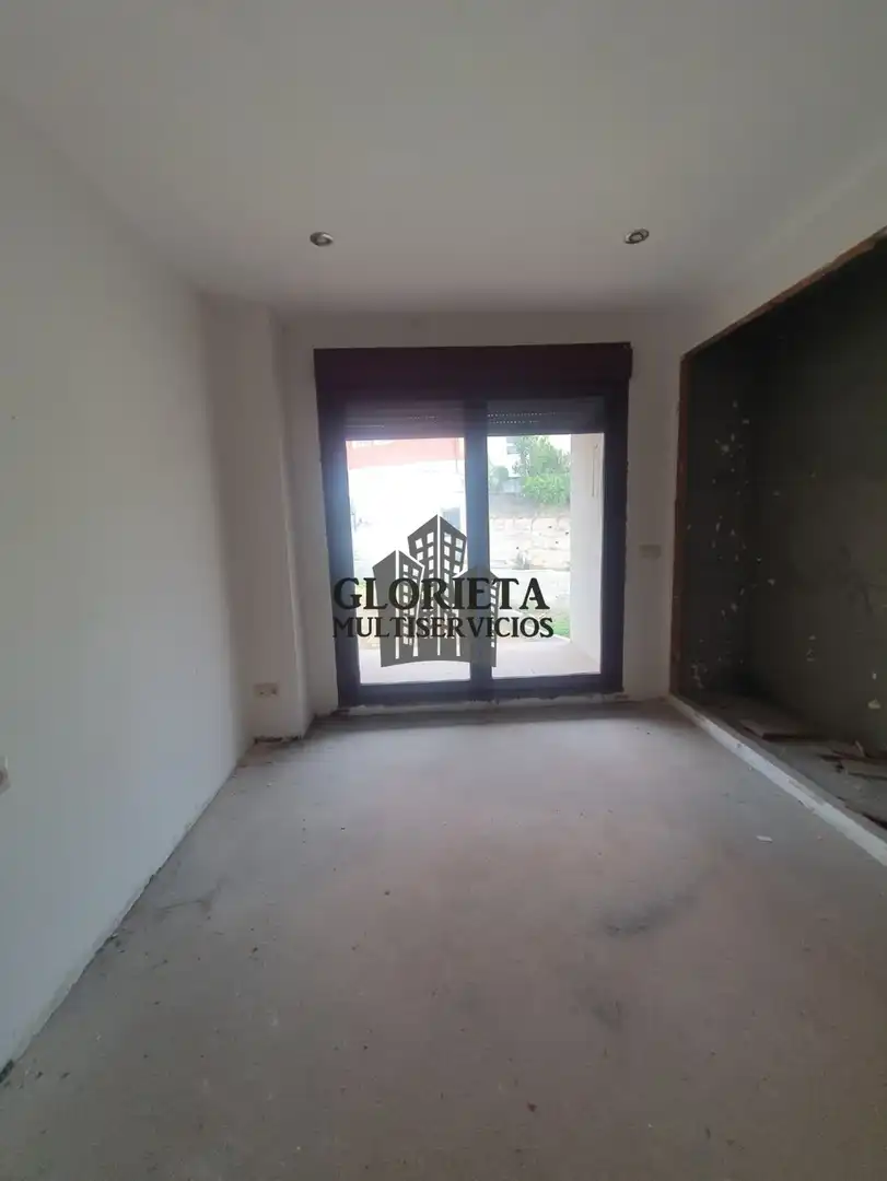 Casa adosada en venta en Vigo  con Calefacción, Parquet y Terraza