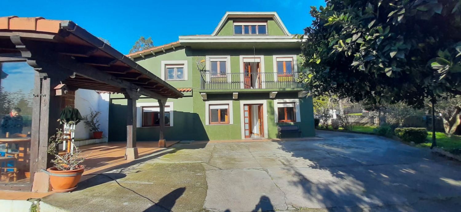 Exterior view of House or chalet for sale in Camargo  with Private garden and Furnished