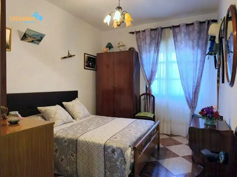 Schlafzimmer von Country house zum Verkauf in Villanueva del Fresno mit Klimaanlage und Alarm