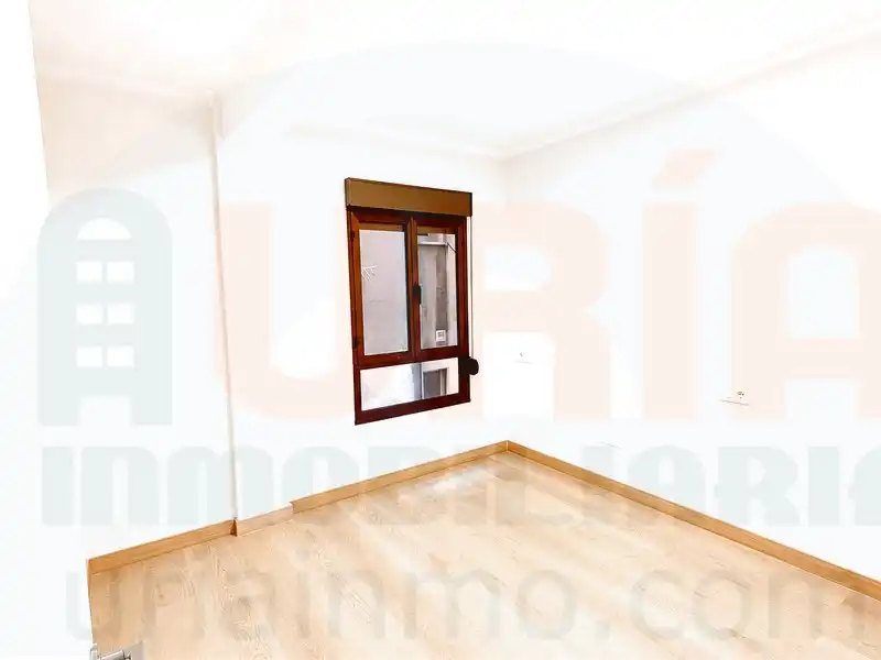 Schlafzimmer von Wohnung zur Miete in Oviedo 