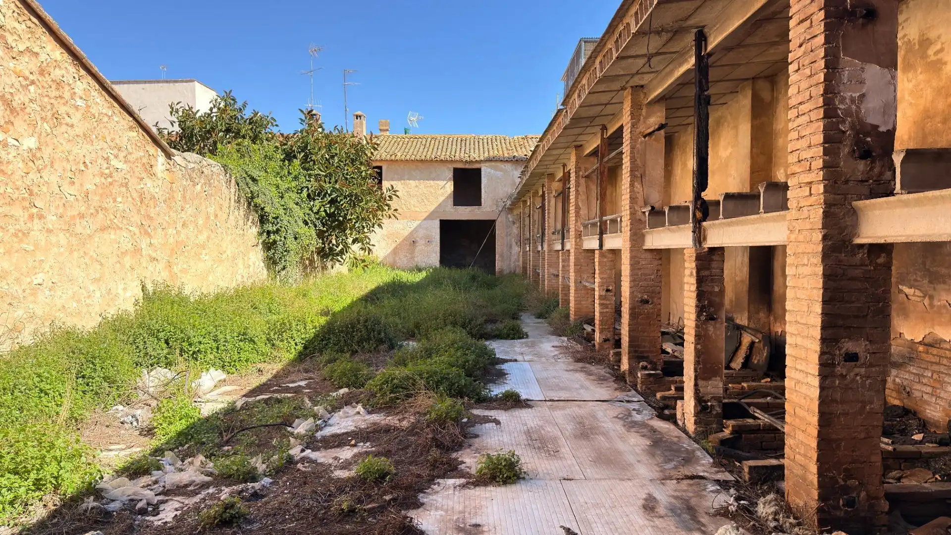 Exterior view of Residential for sale in La Pobla de Vallbona