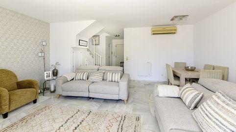 Foto 5 de Casa adosada en venta en Avenida Pernet, Nueva Atalaya, Estepona