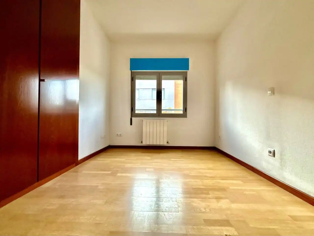 Habitación de Casa adosada en venta en Bargas con Calefacción, Jardín privado y Alarma