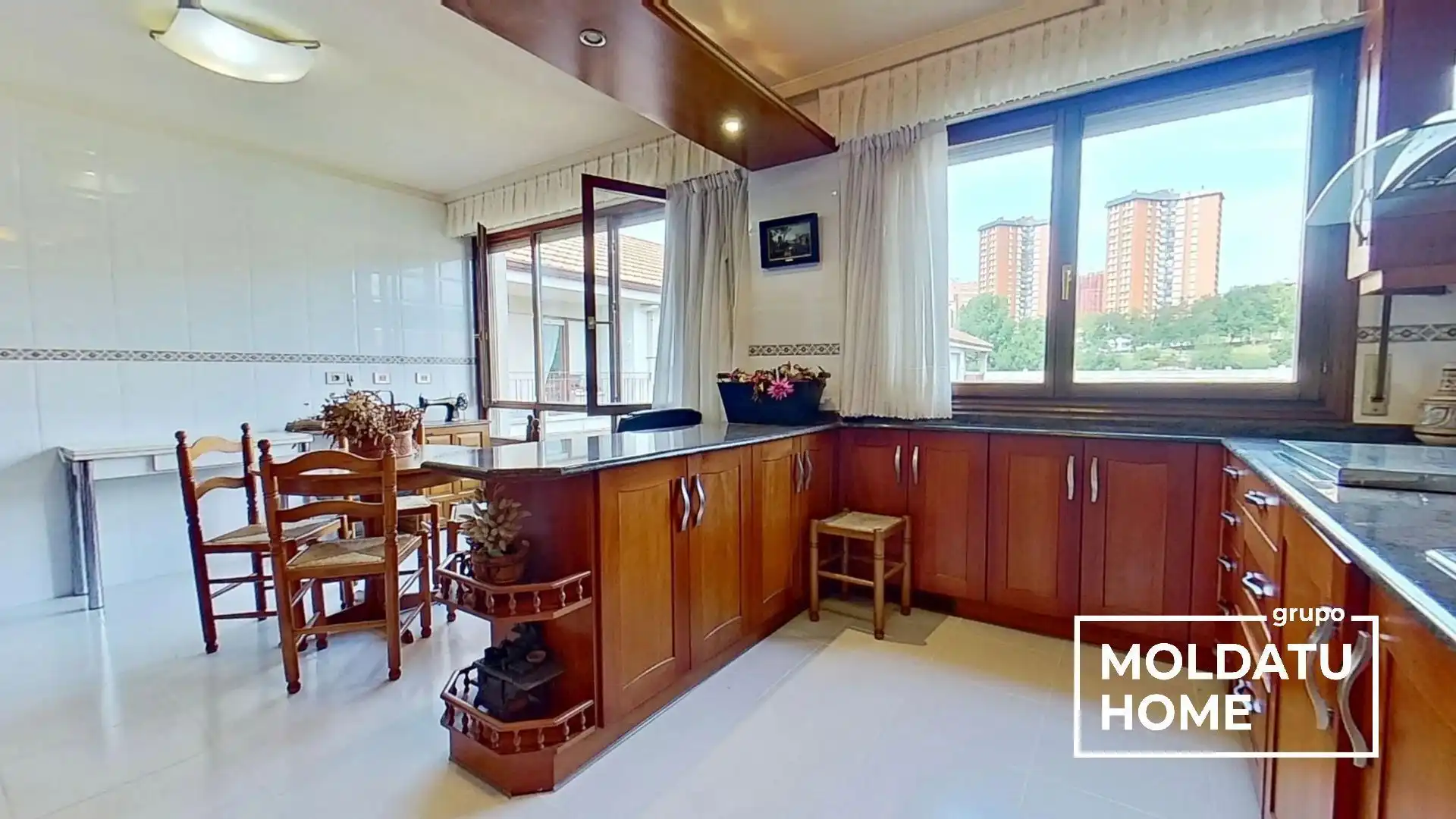 Küche von Wohnung zum Verkauf in Barakaldo  mit Heizung, Terrasse und Abstellraum