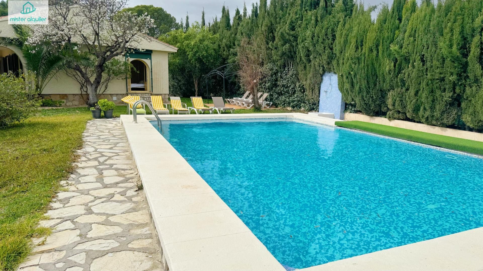 Piscina de Casa o xalet de lloguer en Mutxamel amb Aire condicionat, Jardí privat i Terrassa