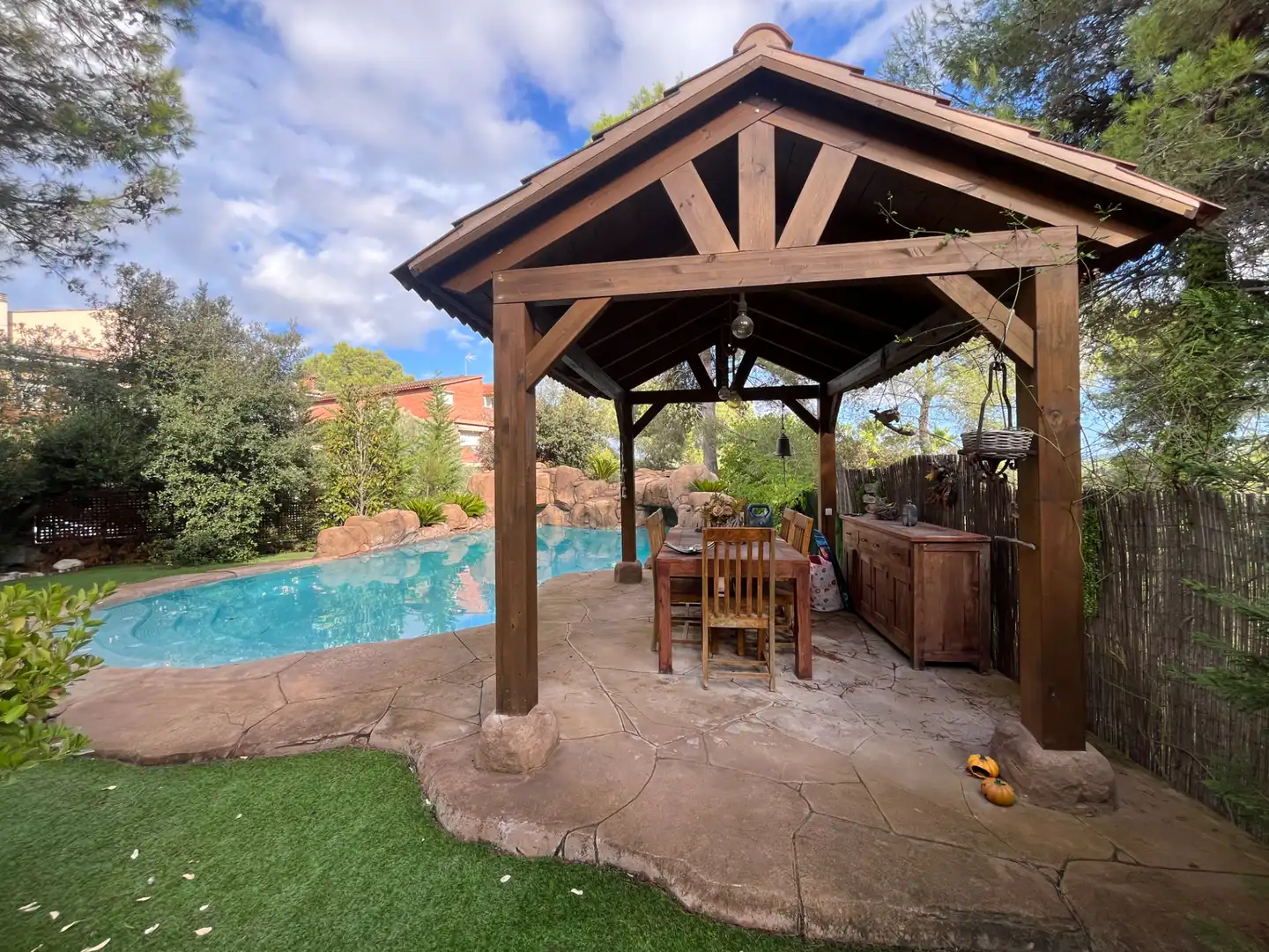Villa avec terrasse à louer à Carrer Llobregat 18