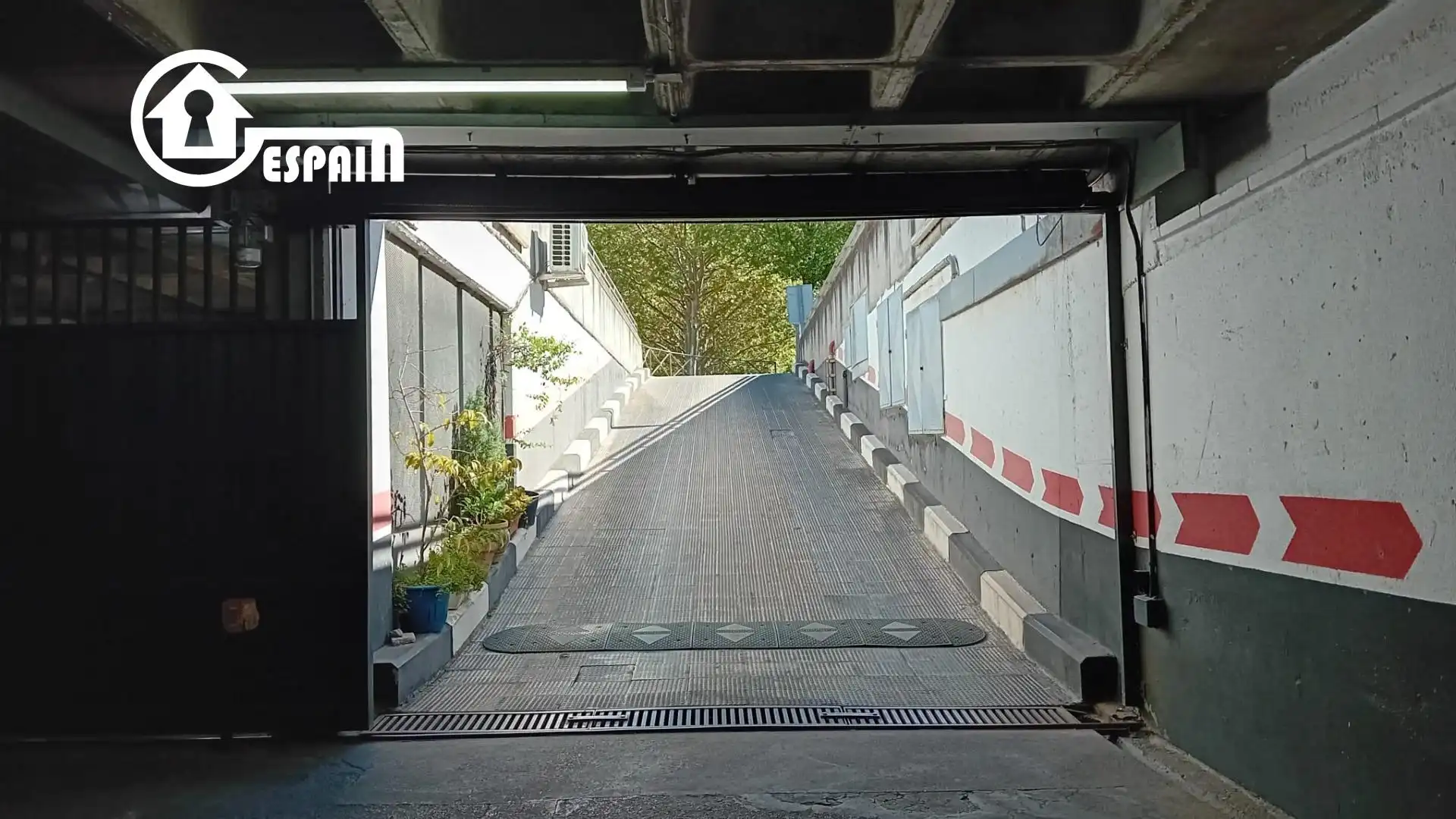 Parkplatz von Garage zum Verkauf in Madrid