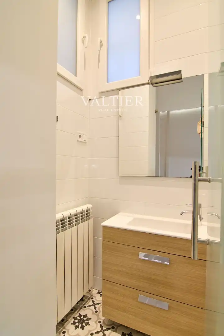 Bathroom of Flat for rent in Madrid  with Furnished