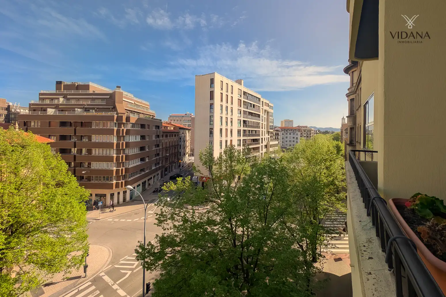 Vista exterior de Pis en venda en  Pamplona / Iruña amb Calefacció, Parquet i Traster