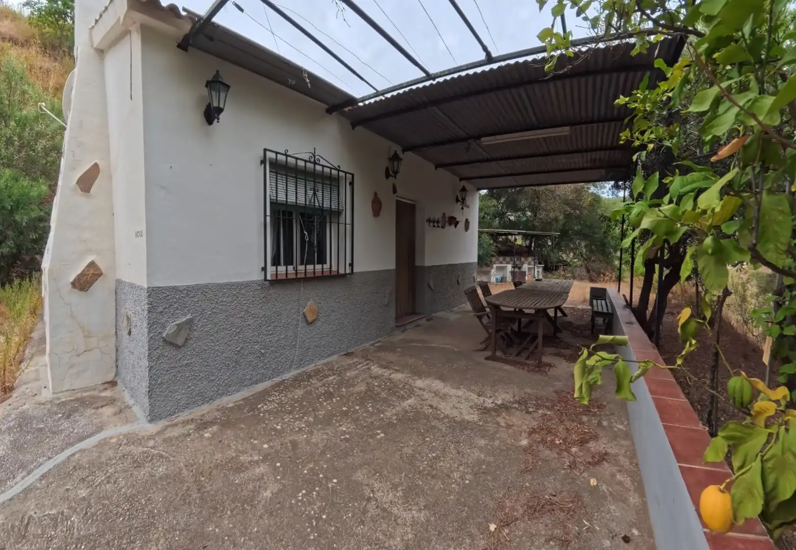 Country house with garden for sale in Cómpeta