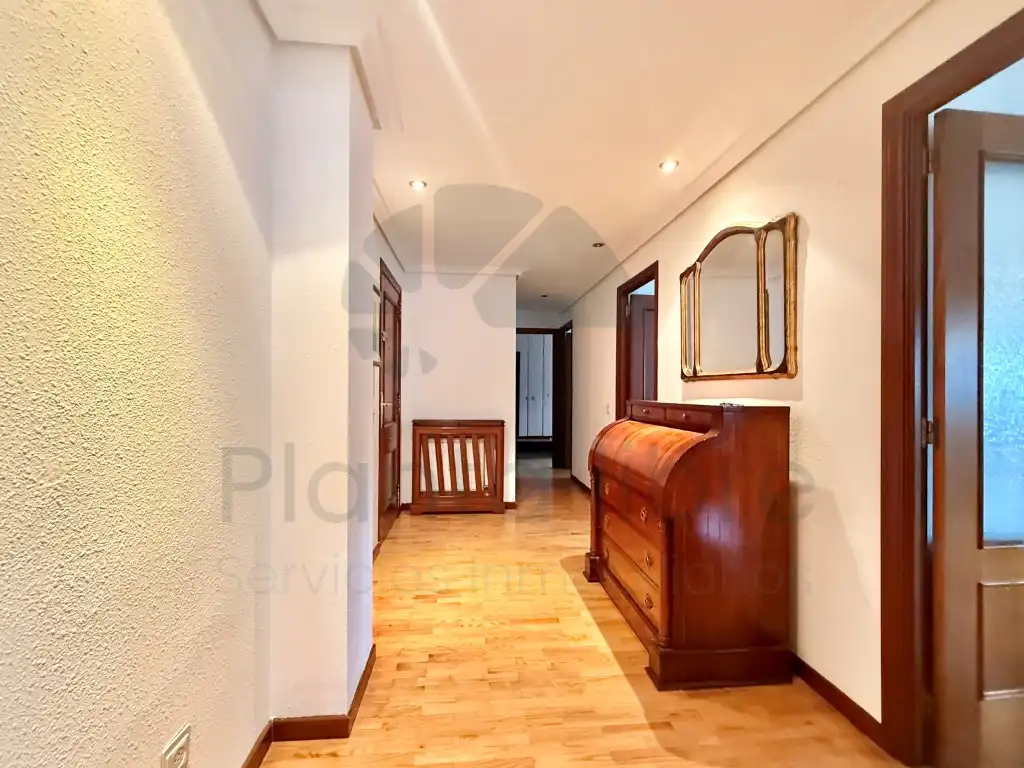 Flat for sale in  Logroño  with Air Conditioner and Balcony