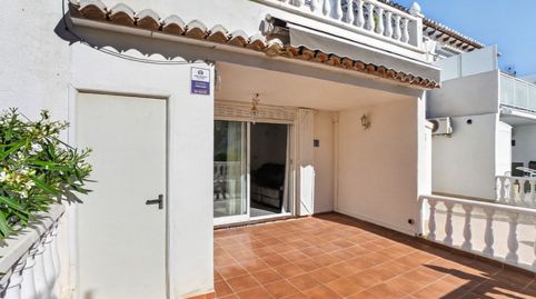 Foto 4 de Casa adosada en venda a Urbanizacion Lago Jardin-2 M-2, Los Balcones - Los Altos, Torrevieja