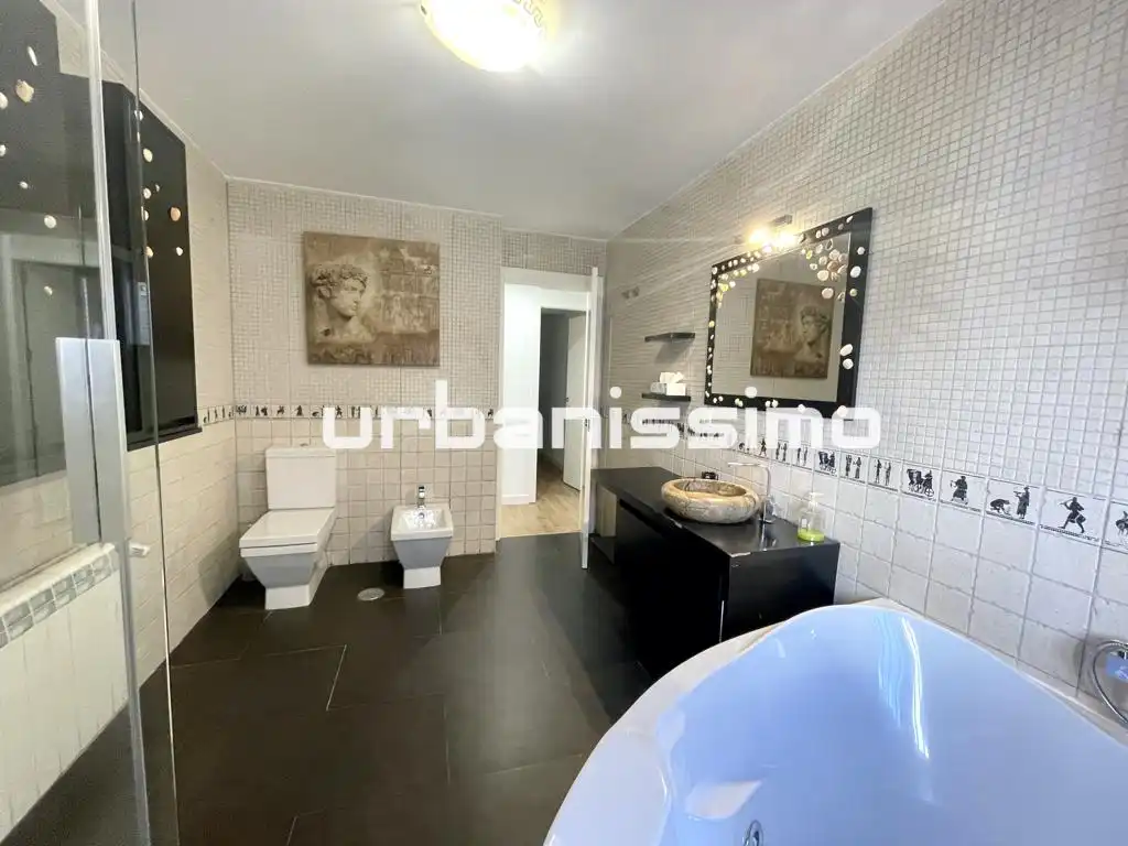 Flat for rent in Calle de Granada, Pacífico