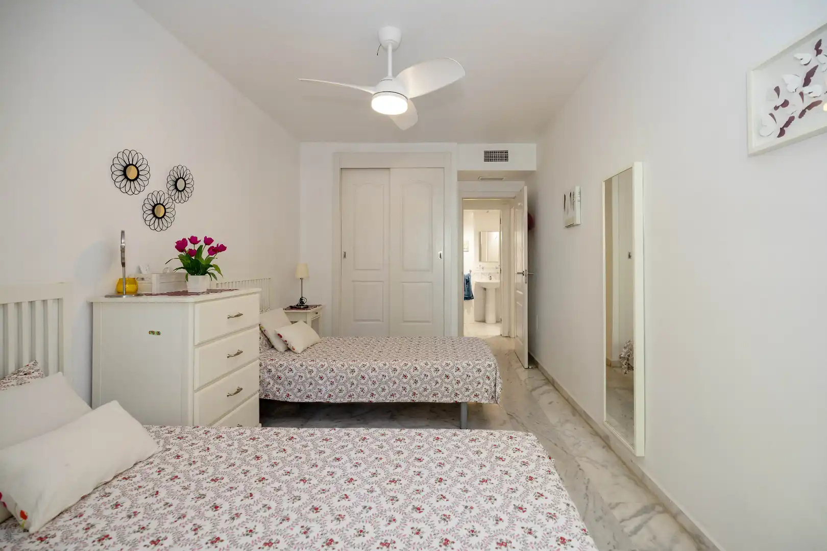 Bedroom of Flat for sale in Marbella  with Air Conditioner, Heating and Terrace