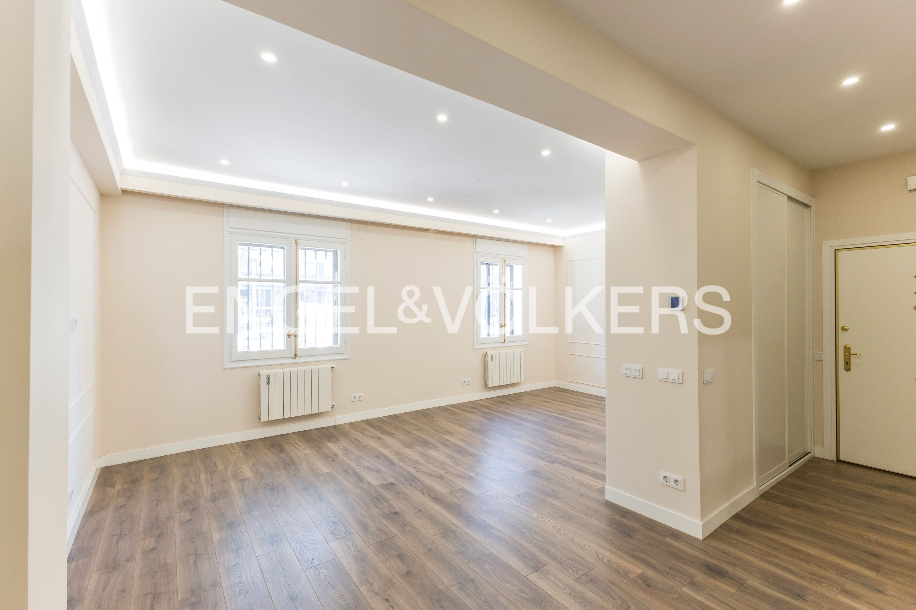 Vista exterior de Apartament en venda en  Madrid Capital amb Calefacció