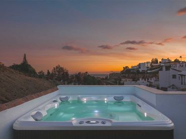Apartment with pool for sale in Marbella Centro