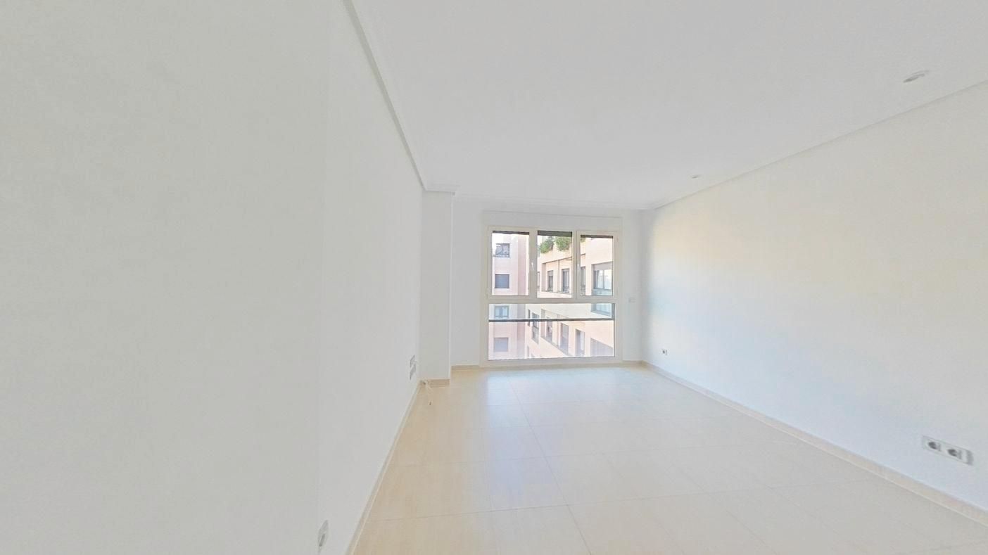 Living room of Flat for sale in  Madrid Capital  with Air Conditioner, Private garden and Storage room
