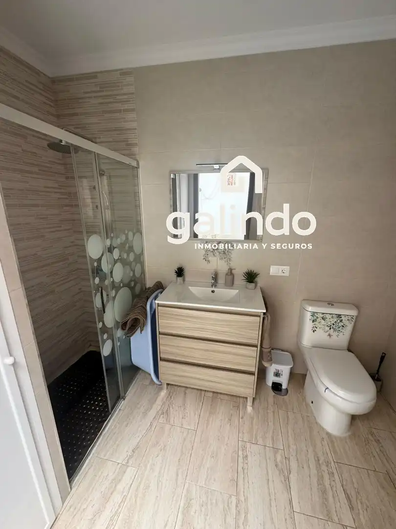 Bathroom of Flat for sale in Paradas