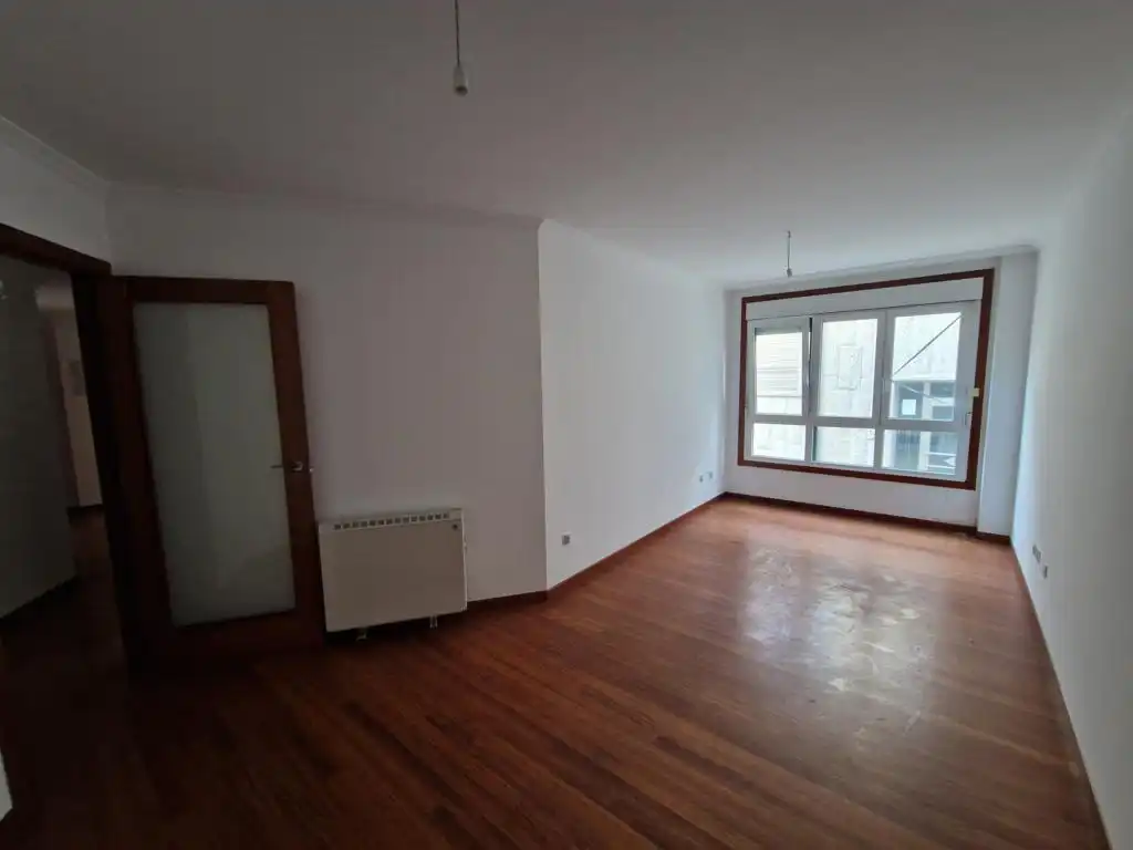 Apartment with lift for sale in Calle Gavoteira 154