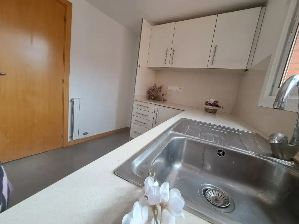 Cocina de Dúplex en venta en Rubí con Calefacción, Terraza y Trastero