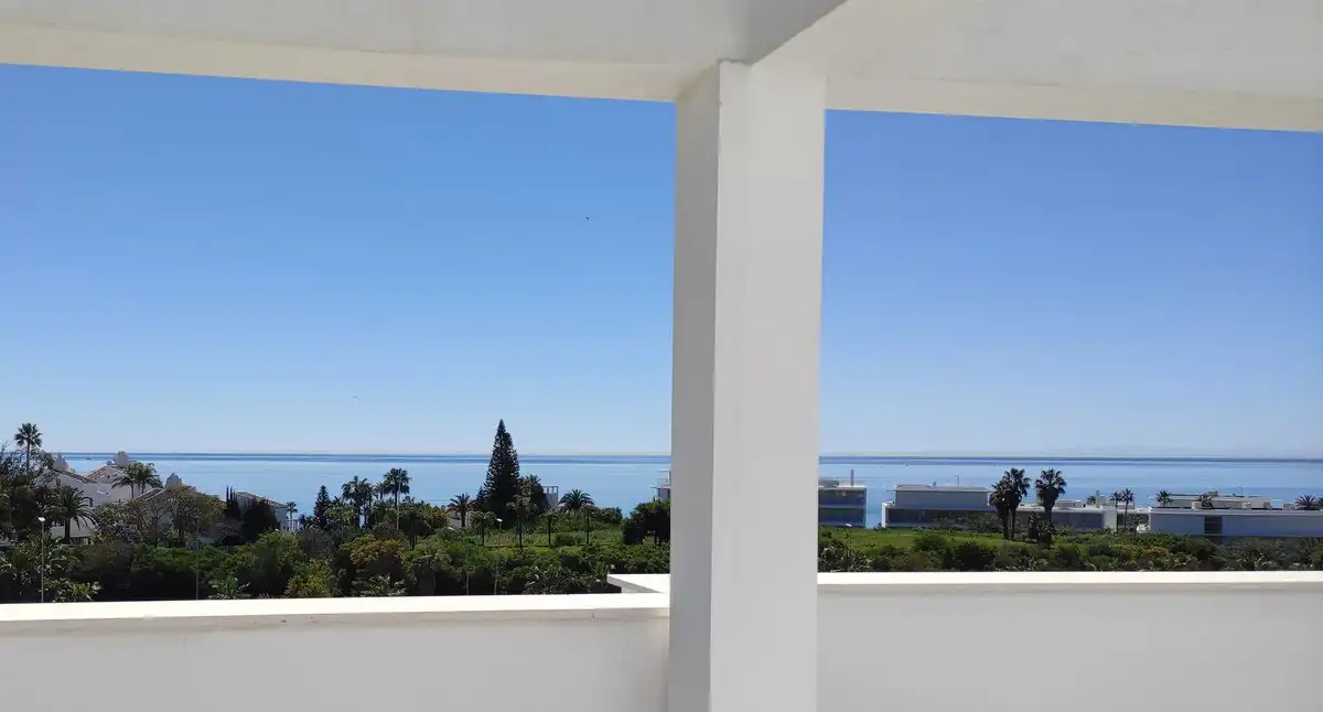 Penthouse with pool for sale in Estepona - Estepona,Centro,Avenida Juan Carlos I, imagen 3
