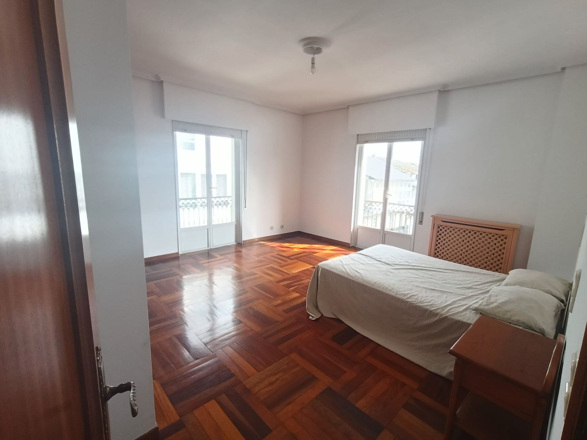 Habitación de Piso en venta en Lugo Capital con Calefacción, Parquet y Balcón