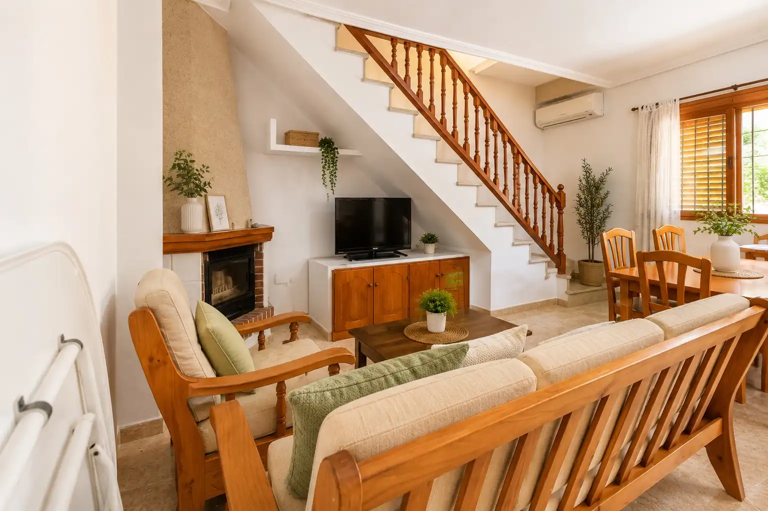 Sala d'estar de Casa adosada en venda en Pilar de la Horadada amb Aire condicionat, Terrassa i Traster