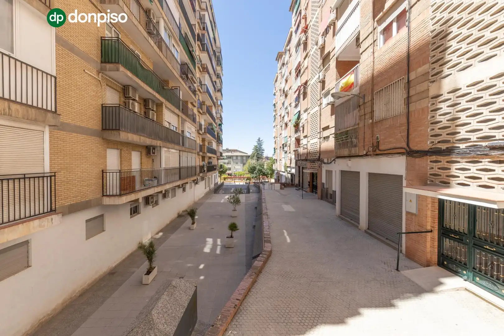 Vista exterior de Piso en venta en Granada con Terraza