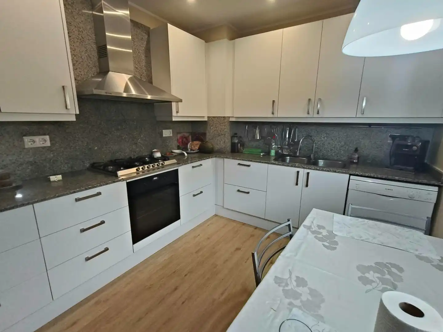 Küche von Haus oder Chalet zum Verkauf in Arenys de Mar mit Klimaanlage, Heizung und Privatgarten