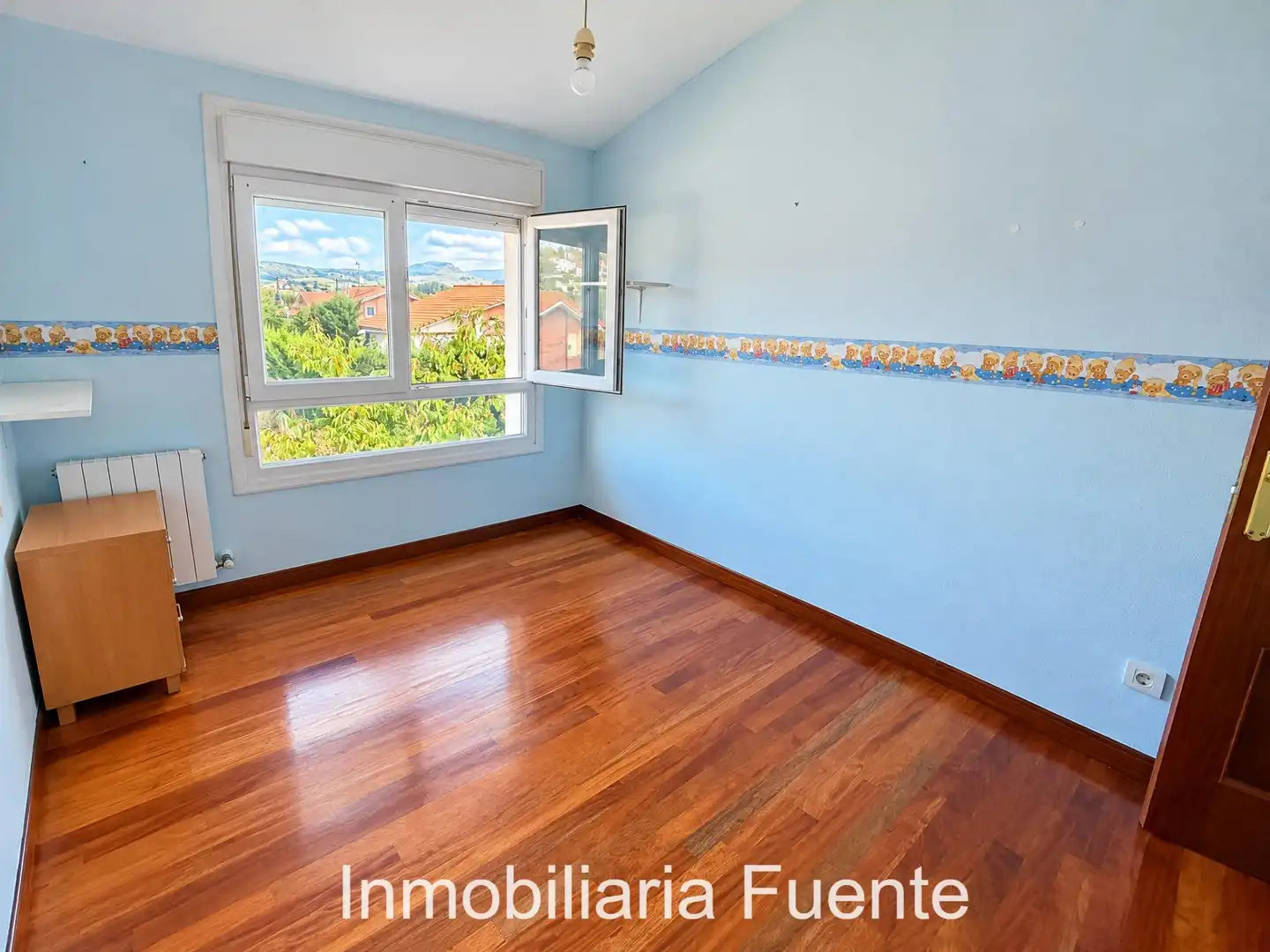 Sala d'estar de Casa adosada en venda en Valle de Mena, Burgos