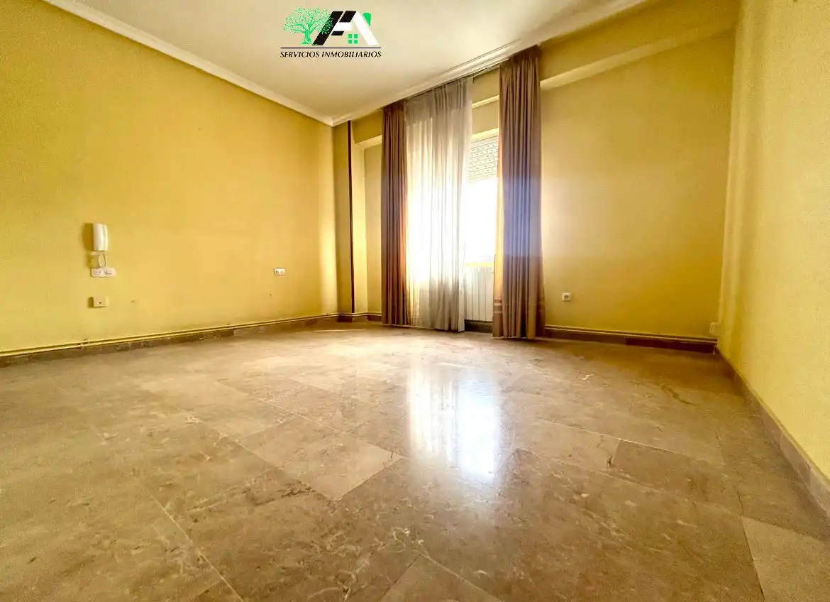 Sala de estar de Piso en venta en Ibros con Calefacción