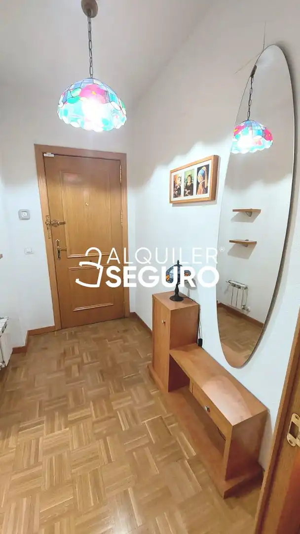 Flat for rent in Madrid  with Air Conditioner, Heating and Furnished