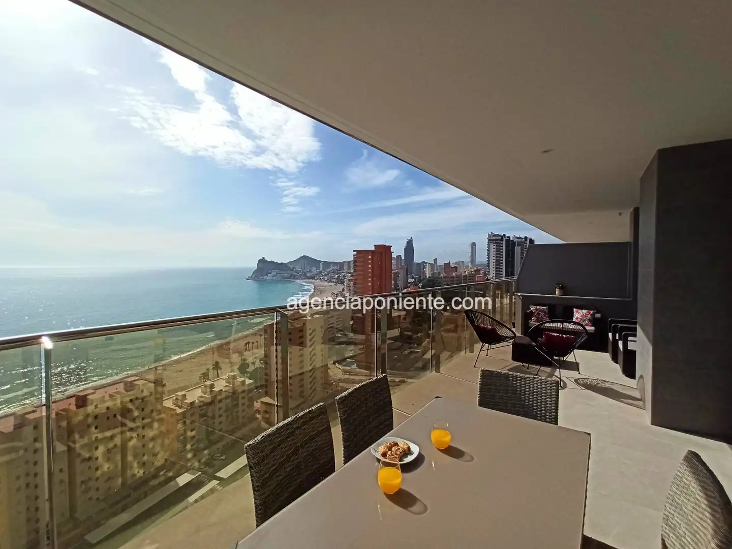 Habitación de Piso de alquiler en Benidorm con Aire acondicionado, Calefacción y Terraza
