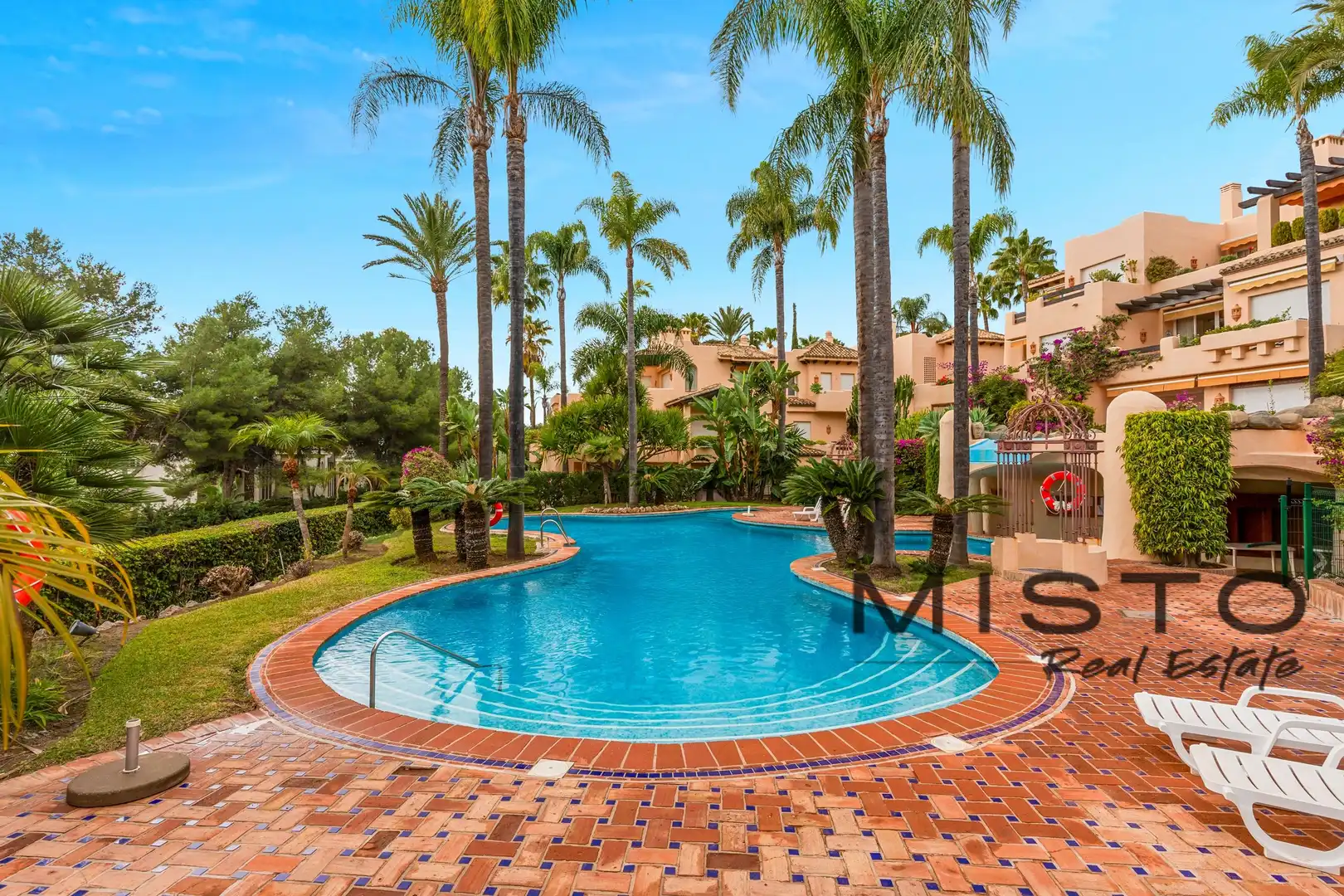 Piscina de Piso en venta en Marbella con Aire acondicionado, Terraza y Piscina