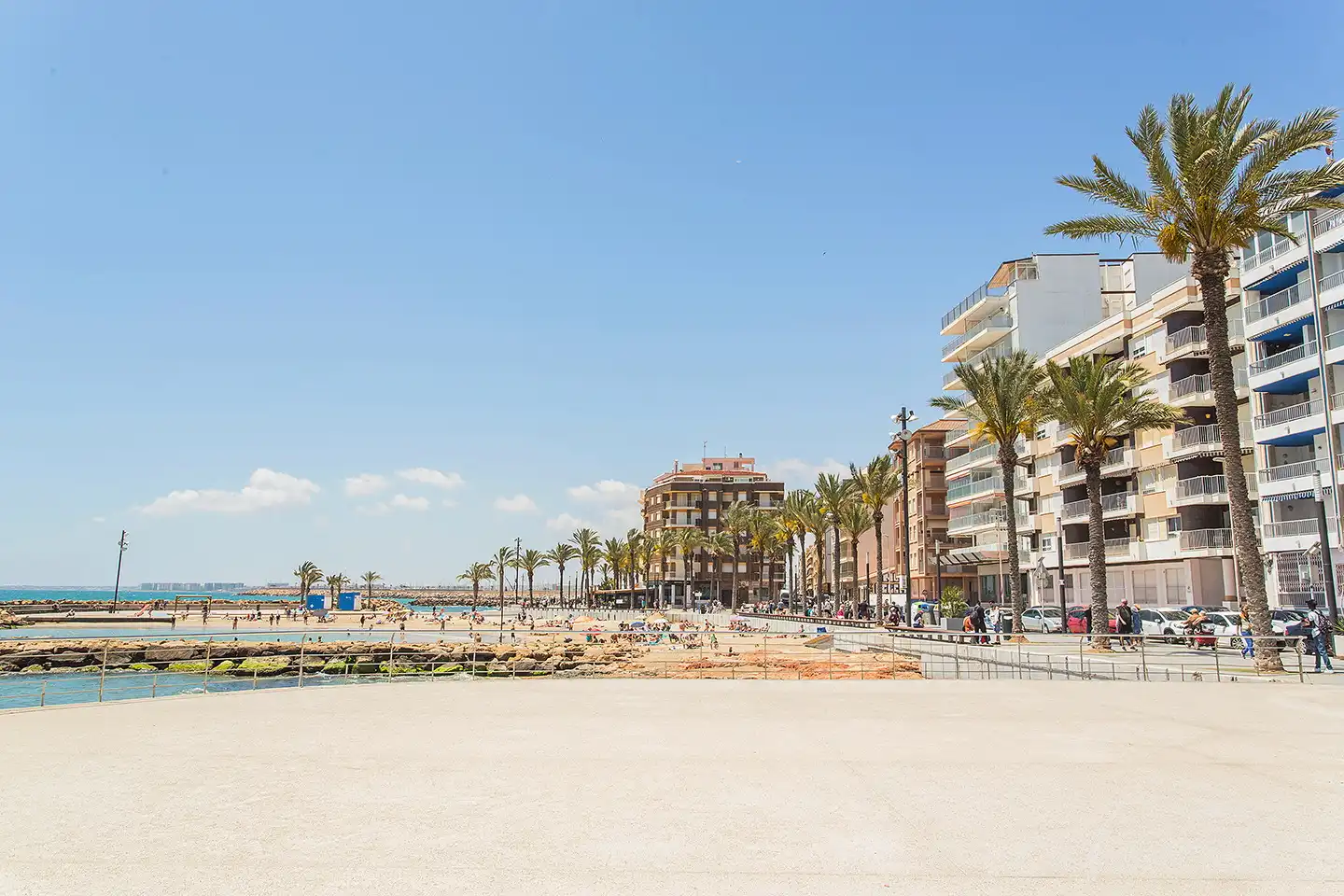 Vista exterior de Casa adosada en venta en Torrevieja con Aire acondicionado, Amueblado y Horno