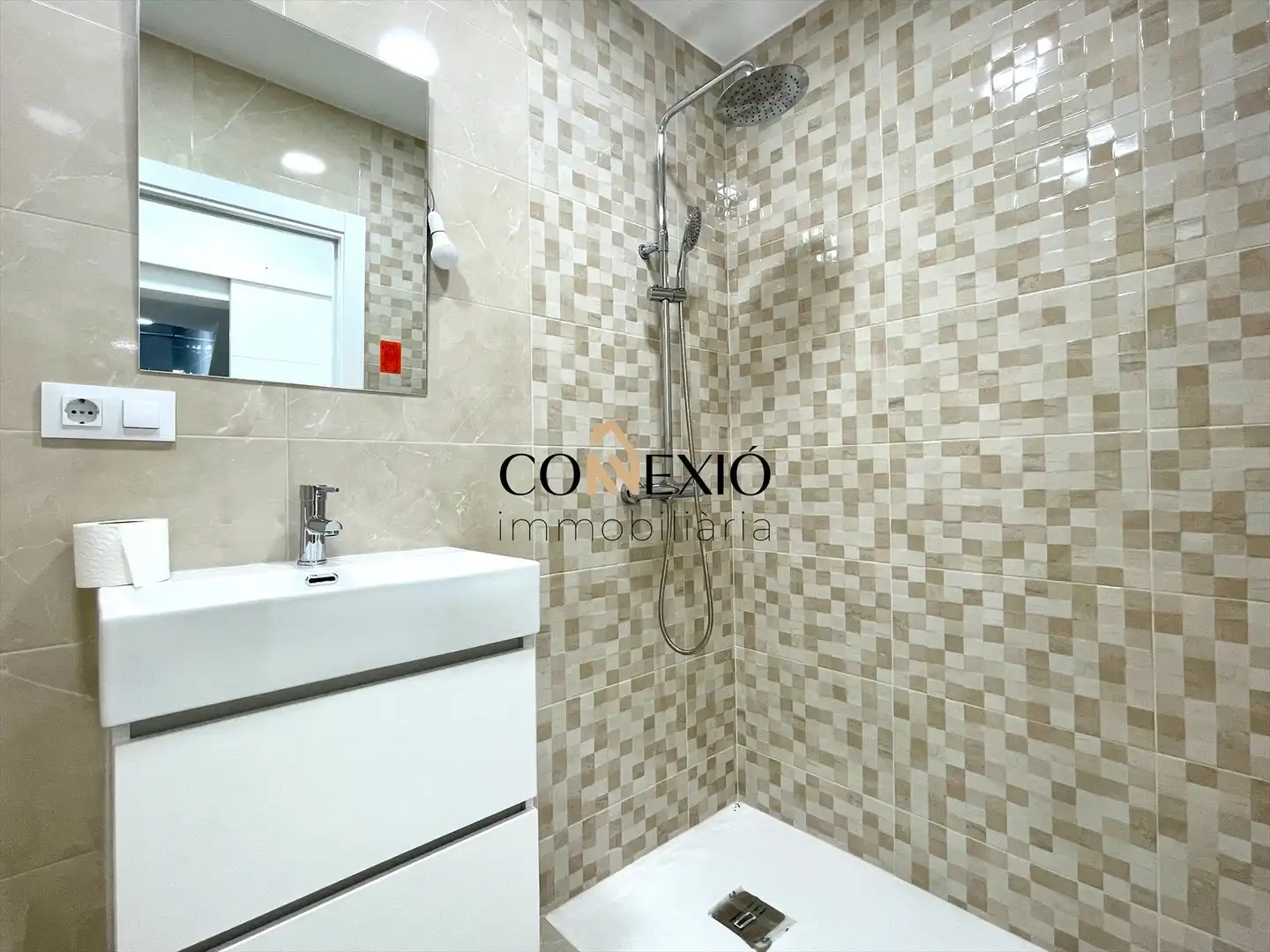 Baño de Planta baja en venta en Sarrià de Ter con Aire acondicionado, Calefacción y Terraza