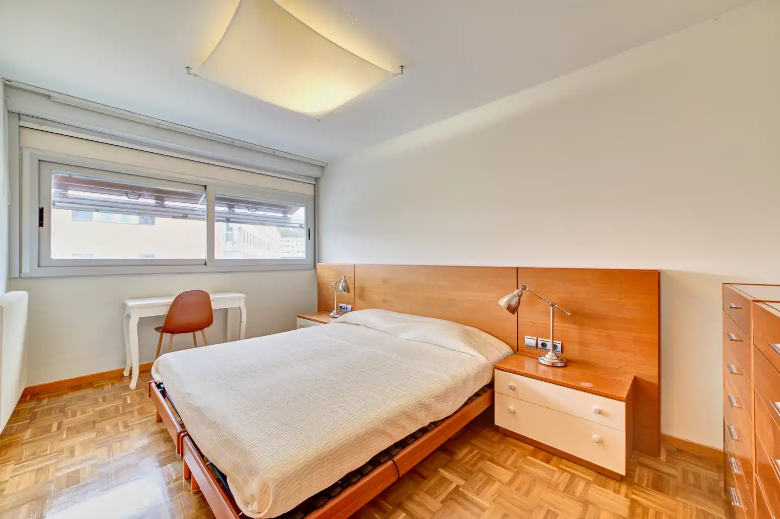 Habitación de Piso de alquiler en  Pamplona / Iruña con Calefacción, Parquet y Trastero