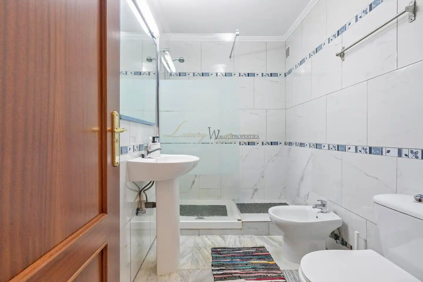 Bany de Apartament en venda en Arona amb Terrassa, Traster i Moblat
