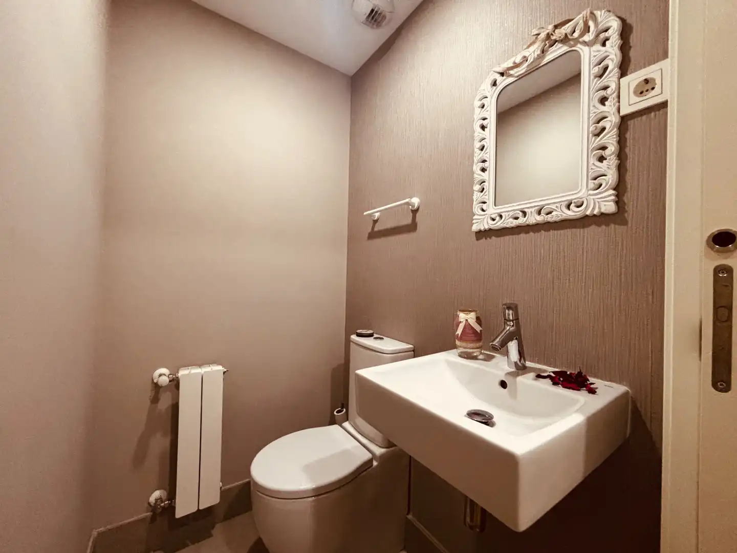 Baño de Piso en venta en Getafe con Aire acondicionado, Calefacción y Jardín privado