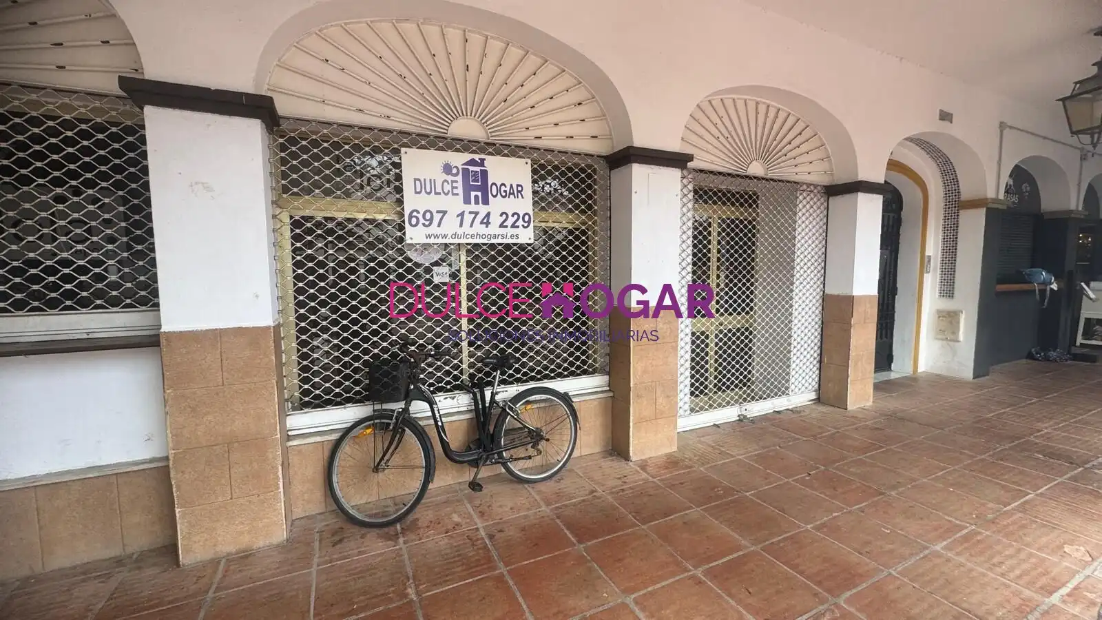 Local comercial en venda a Plaza Gloria fuertes, imagen 3