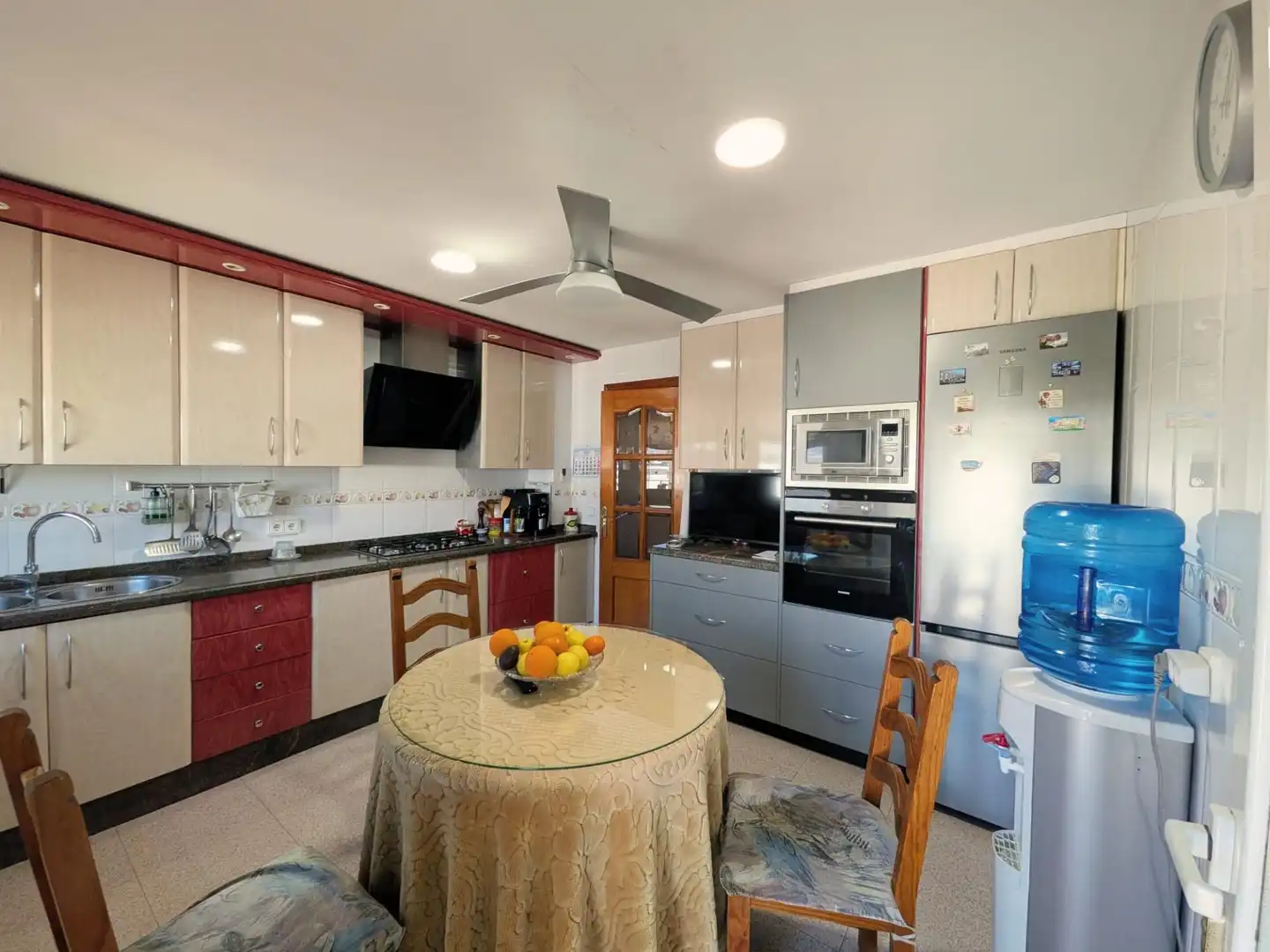 Cocina de Casa o chalet en venta en L'Alfàs del Pi con Aire acondicionado, Jardín privado y Terraza