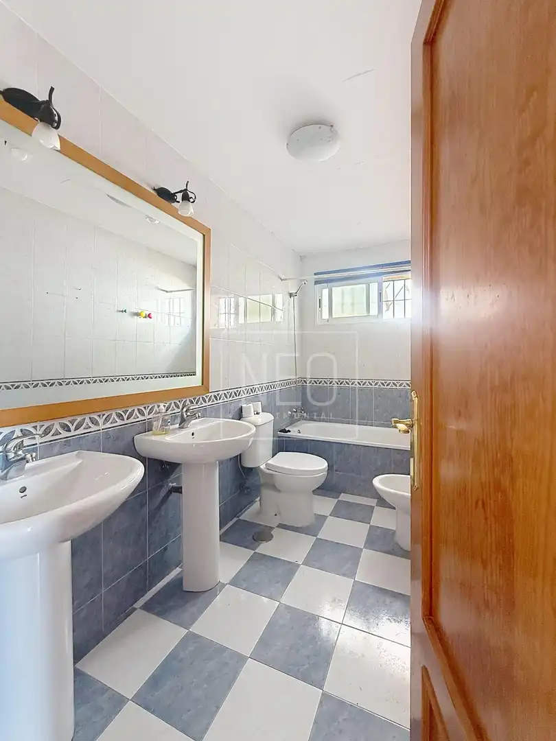 Semi-detached house with garden for sale in Avenida ALFAGUARA, imagen 21