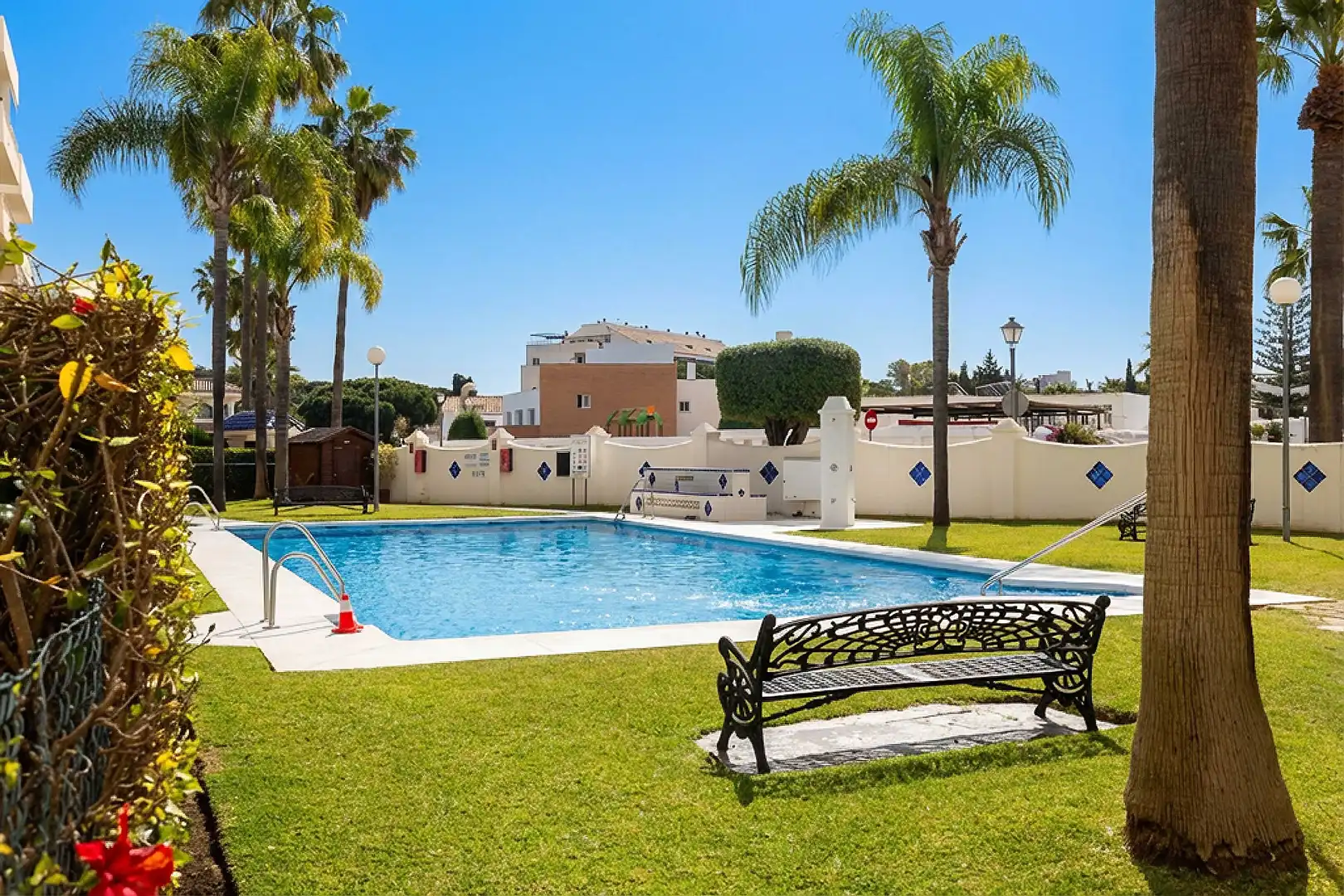 Swimming pool of Apartments for sale in Marbella  with Terrace and Community pool